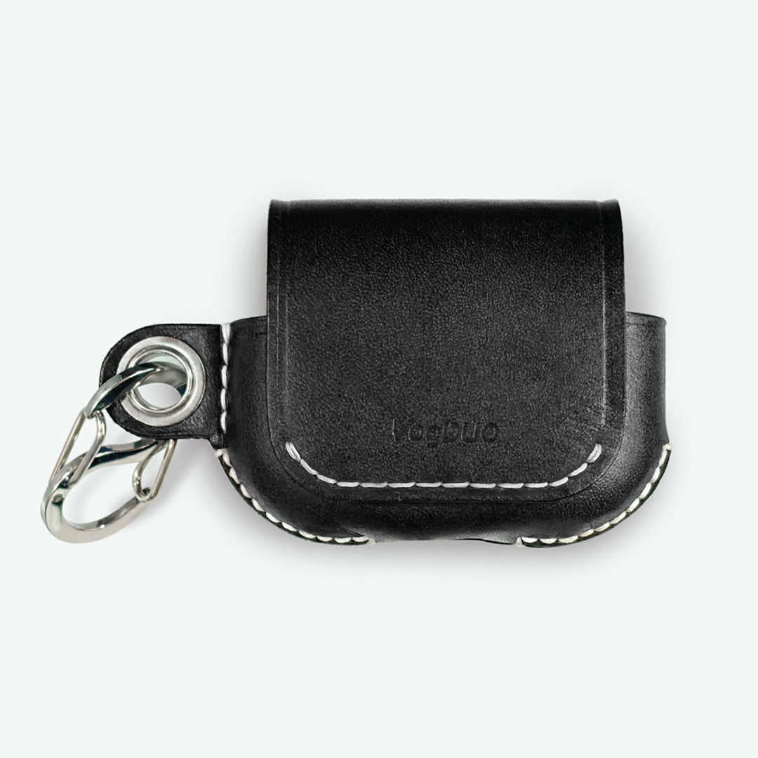 VogDUO Black leather AirPods Pro 3 keychain case with silver S carabiner clip and fine stiching